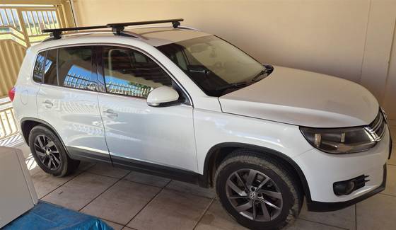 VOLKSWAGEN TIGUAN 2.0 TSI 16V TURBO GASOLINA 4P TIPTRONIC VOLKSWAGEN TIGUAN 2.0 TSI 16V TURBO GASOLINA 4P TIPTRONIC